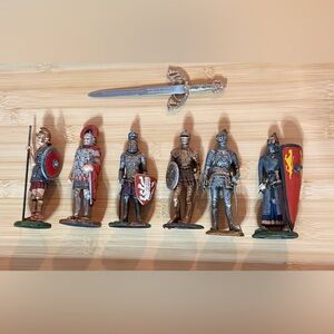 Medieval Knight Figurines with Tizona Cid Mini Sword Gladiator Soldiers